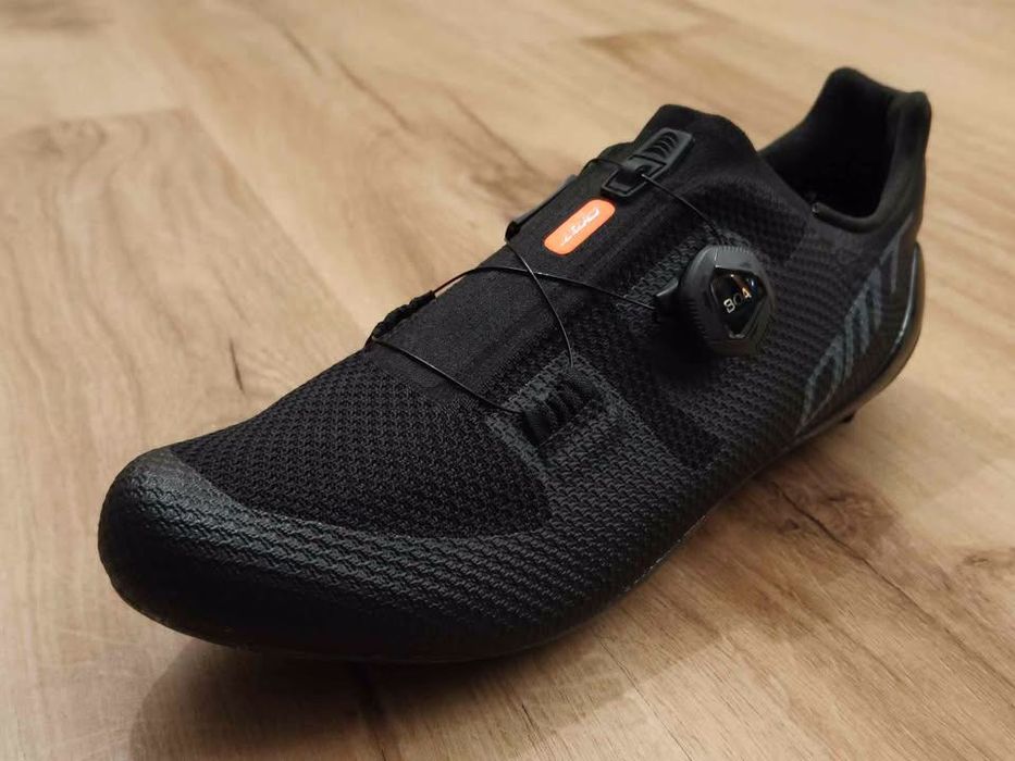 Sapatos de estrada DMT KR3