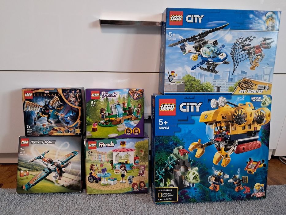 Puste pudełka po lego city, technic i friends