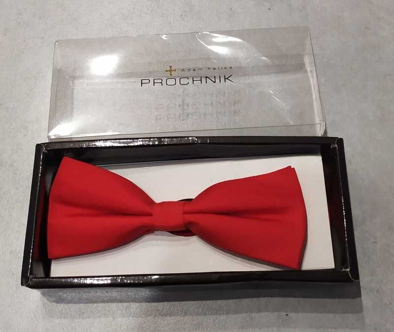 czerwona mucha i poszetka