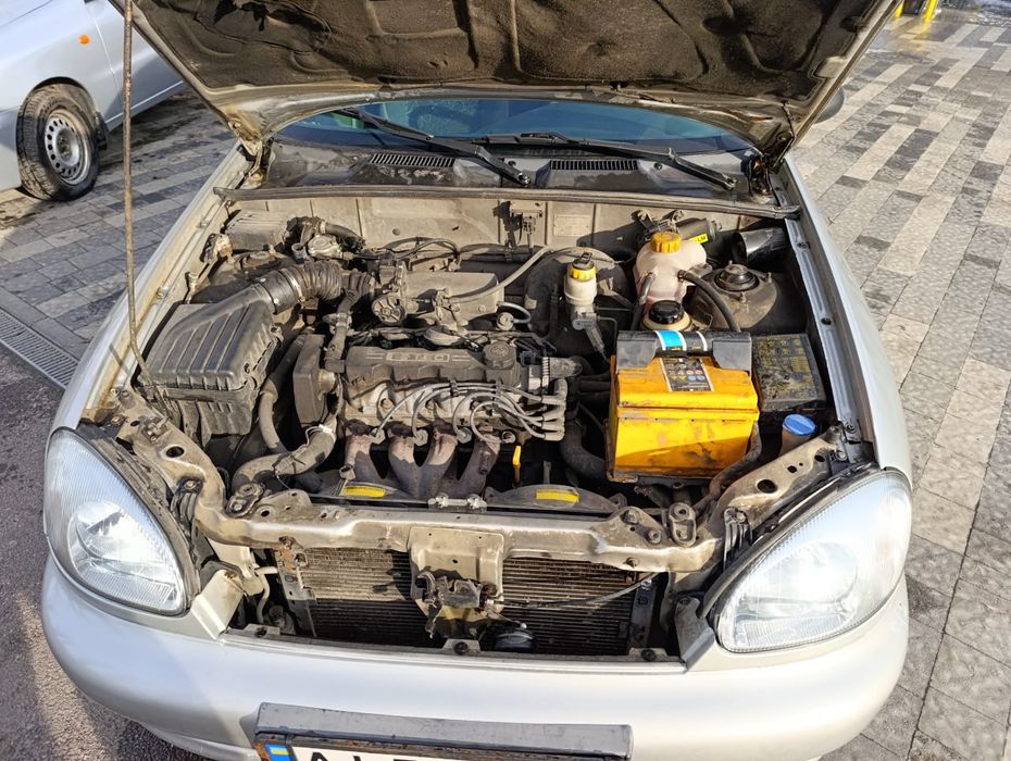 Продам ланус  2009 рік 1.6 газ бенз