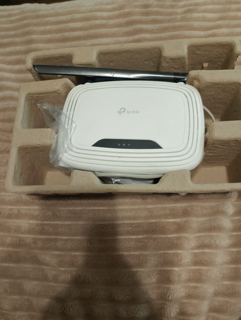 Продам роутер tp link