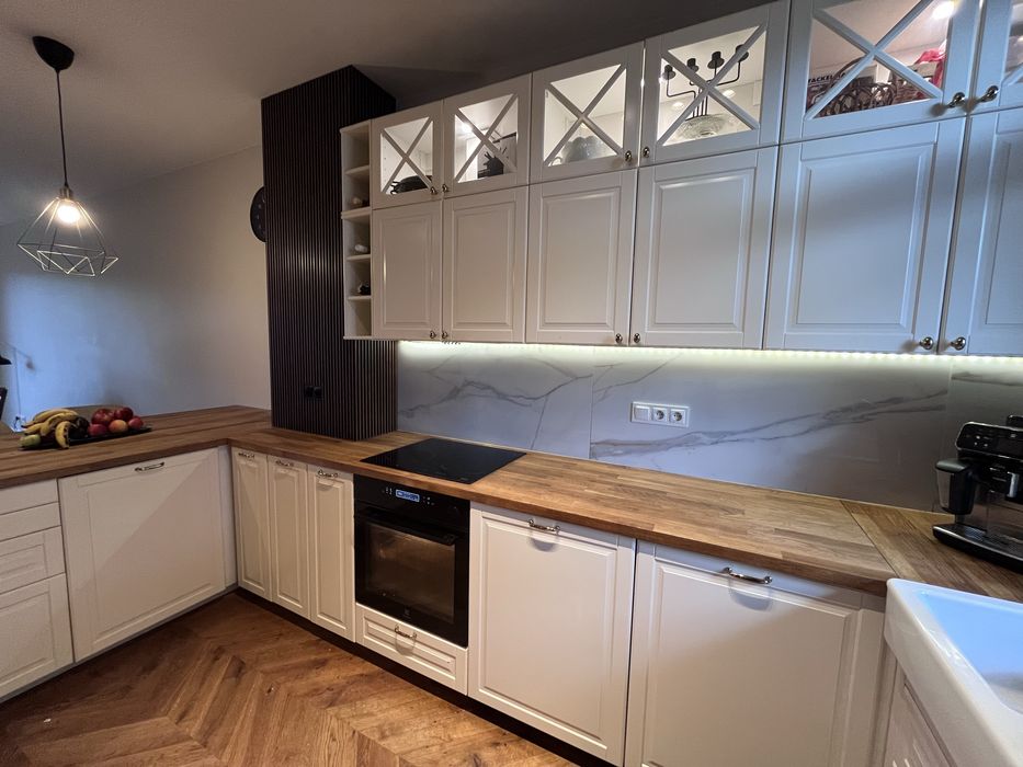 Dom w Starej Wsi na osiedlu z basenem