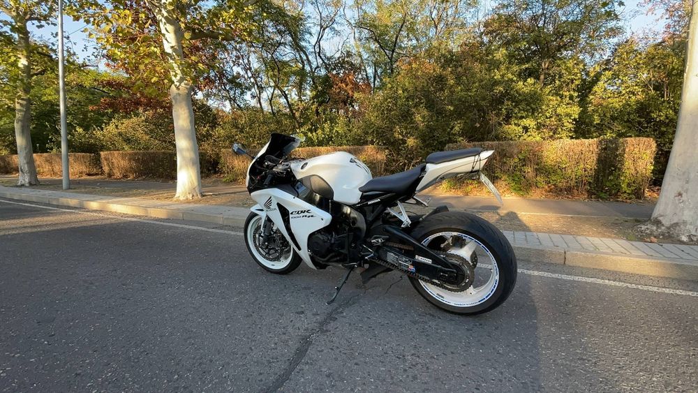 Продам Honda CBR1000RR