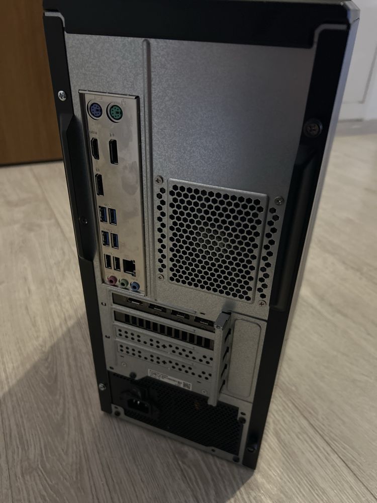 Komputer asus dobry stan