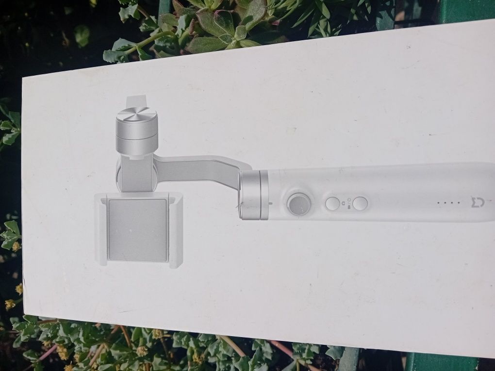 Estabilizador Gimbal para Telemóvel – Como Novo