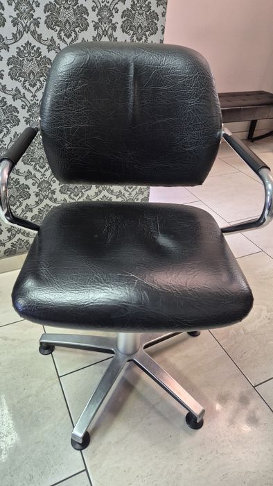 Fotel fryzjerskie regulowany