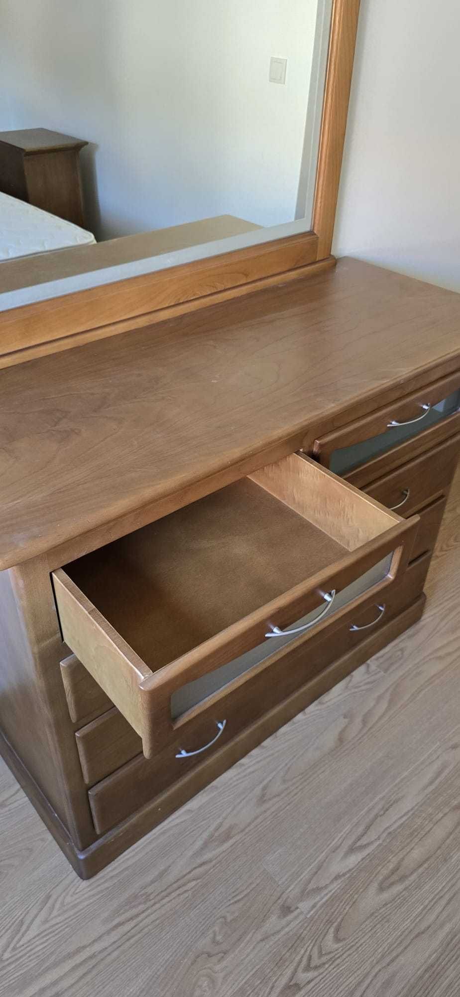 Mobília de quarto COMO NOVA