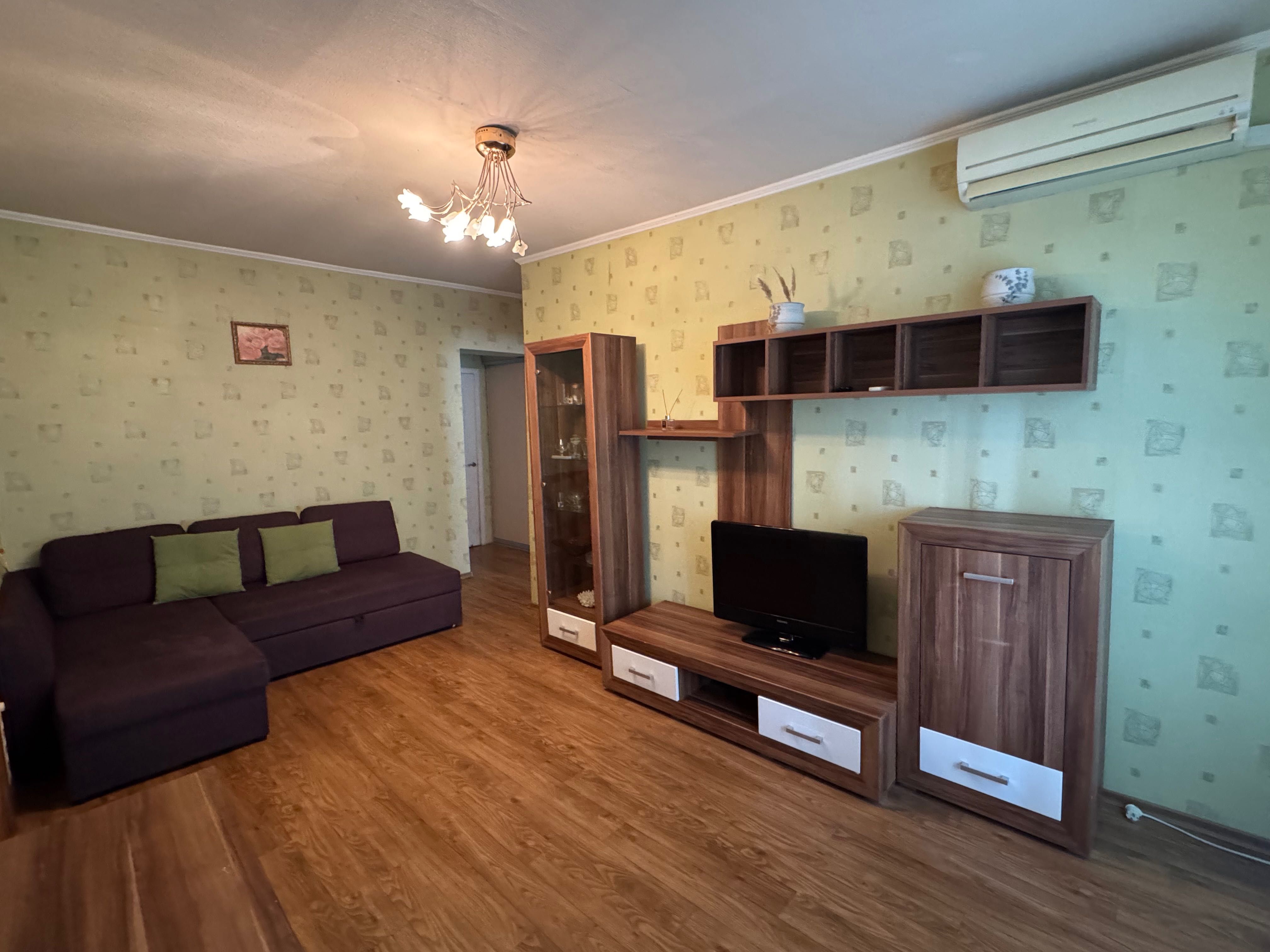 Сдам 3-х комнатную квартиру в центре
