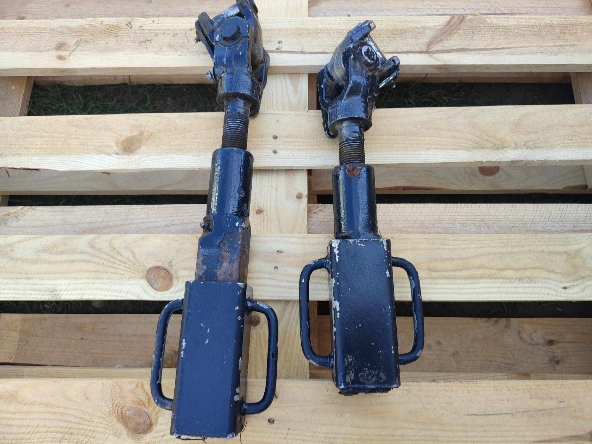 Wieszak New Holland TM 110,TM115,TM120,TM125,TM130,TM135,TM140,TM150,