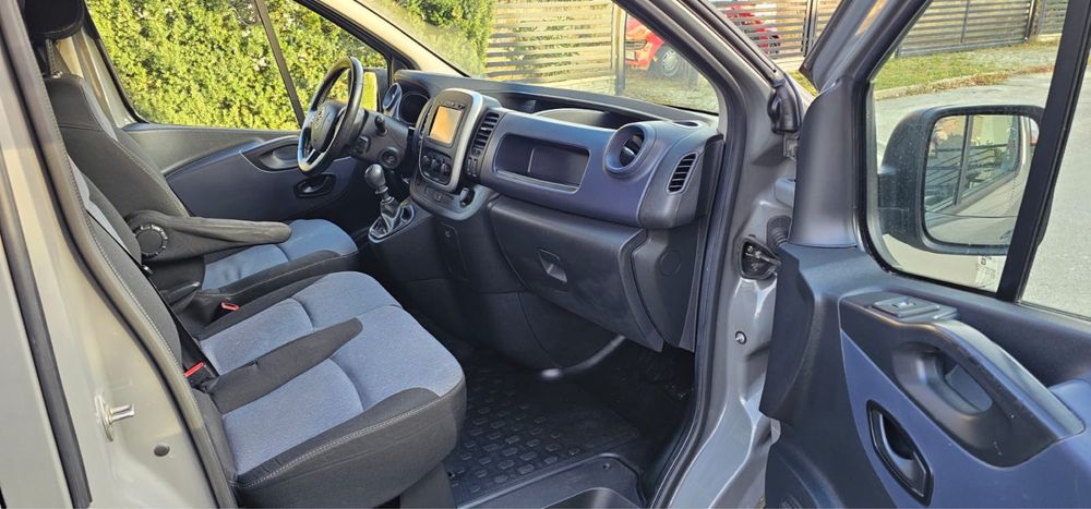 Bus, blaszak, vivaro 2015,1.6 biturbo