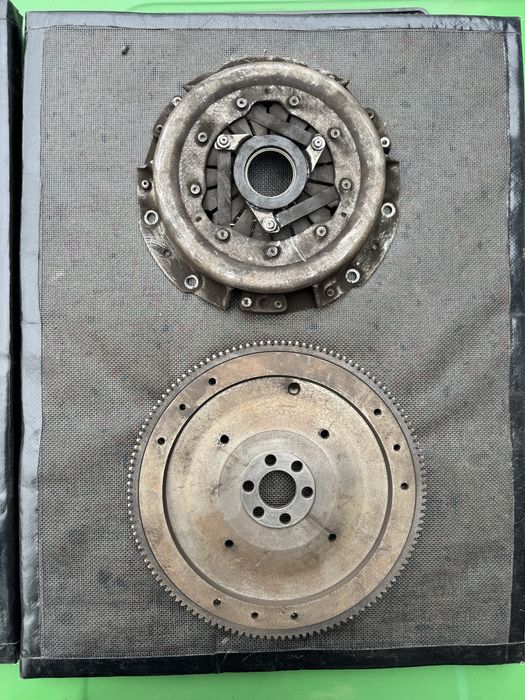 Щеплення корзина маховик зчеплення ваз жигули класика 2101 2103 2107