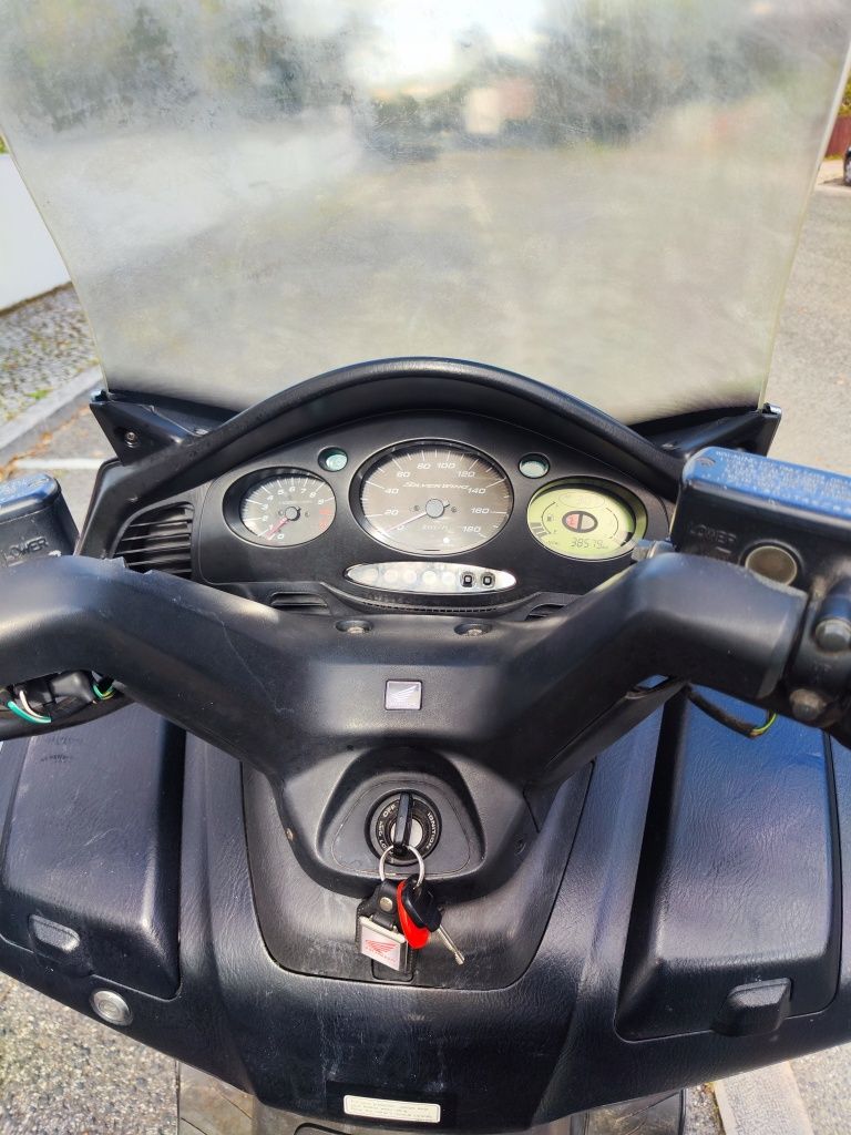 Honda Silver wing 400.
