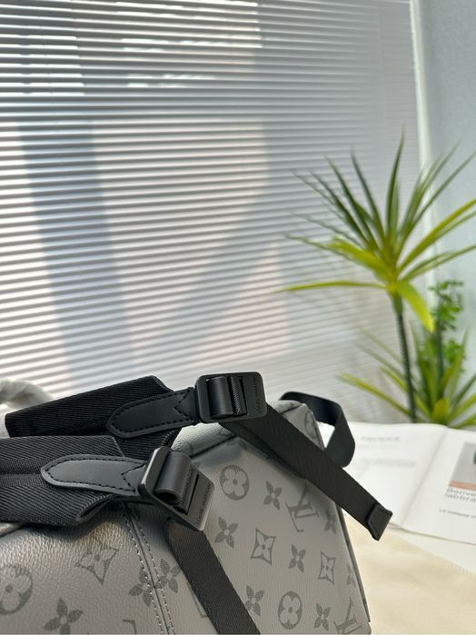 Louis Vuitton Monogram рюкзак серый мужской унисекс кожаный