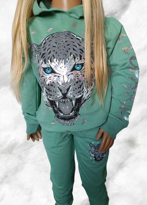 Nowy dres dziewczęcy r.146 cudo polecam