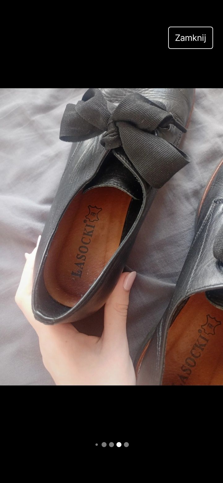 Buty czarne eleganckie skórzane Lasocki wstążki kokardki