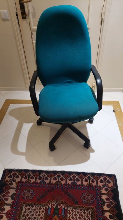 Vendo Cadeira de Escritório