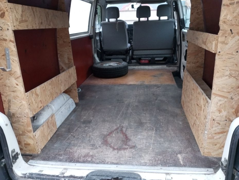 VW Transporter T4 / 1.9 TDI / long / 6 osób/