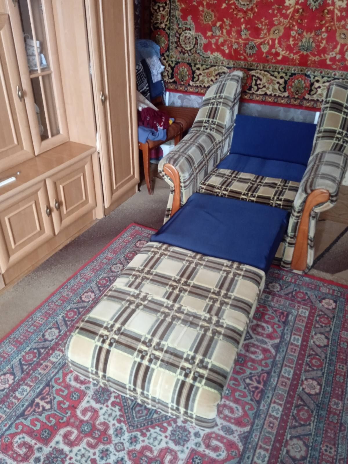 Продам 2 кресла-кровать