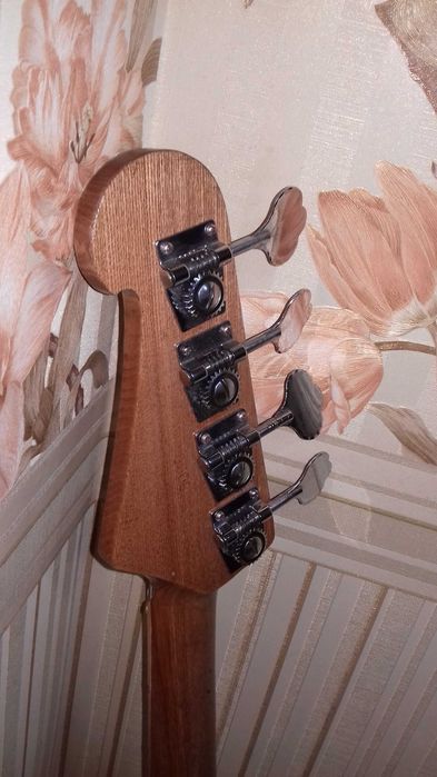 Бас гітара Jazz bass