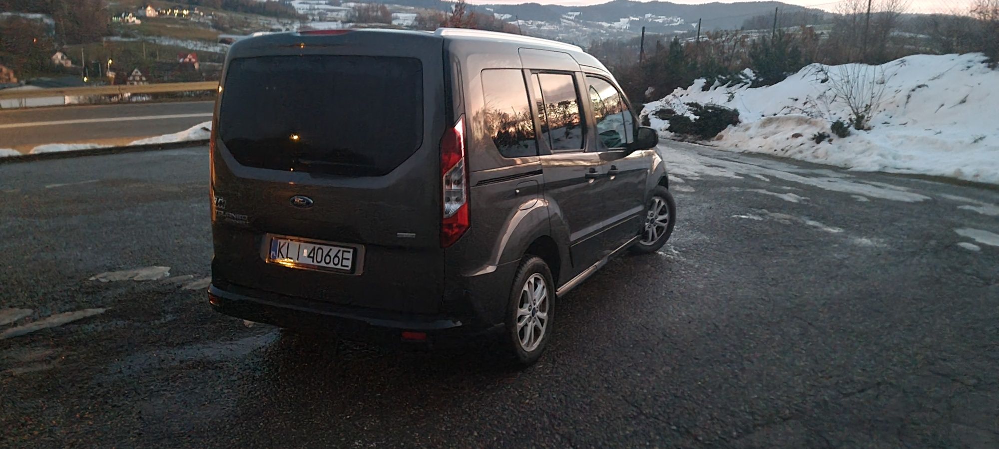 Ford Tourneo Connect 2018r 1.0 EcoBoost 5 osobowy