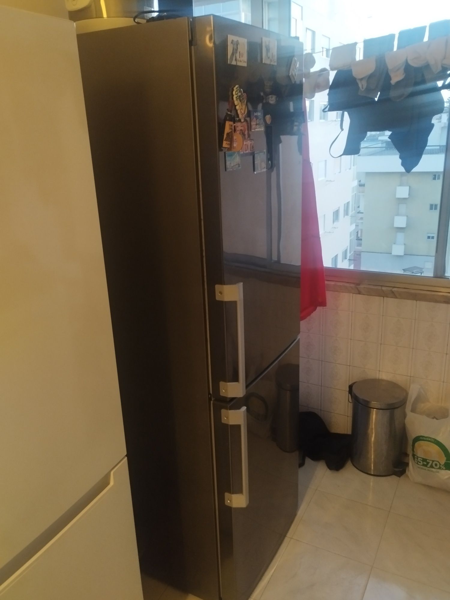Geleira grande para vender 50 funciona bem