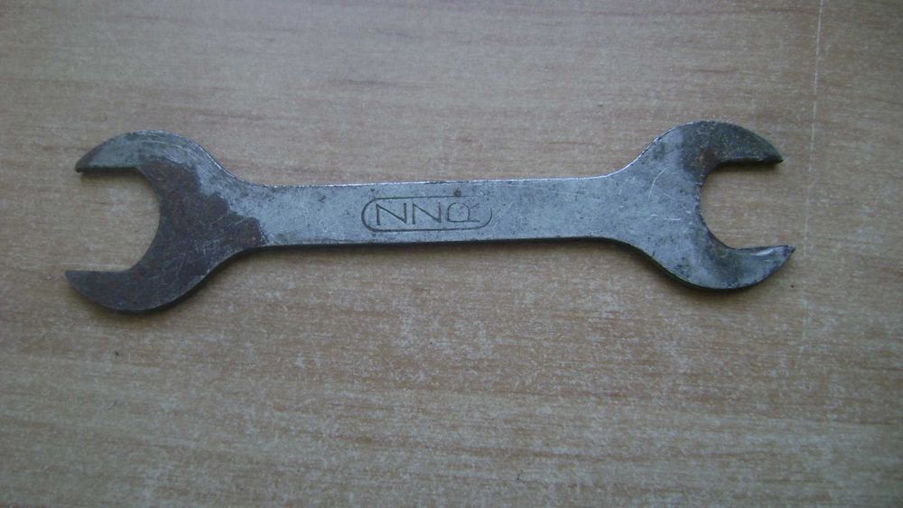 Starocie z PRL - Stare narzędzia = Klucz rowerowy sygnowany ZZR