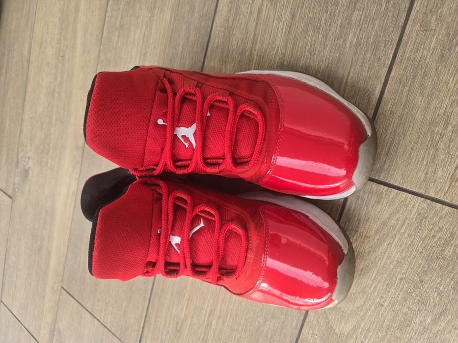 Buty NIKE AIR JORDAN 11 CMFT LOW rozmiar 42