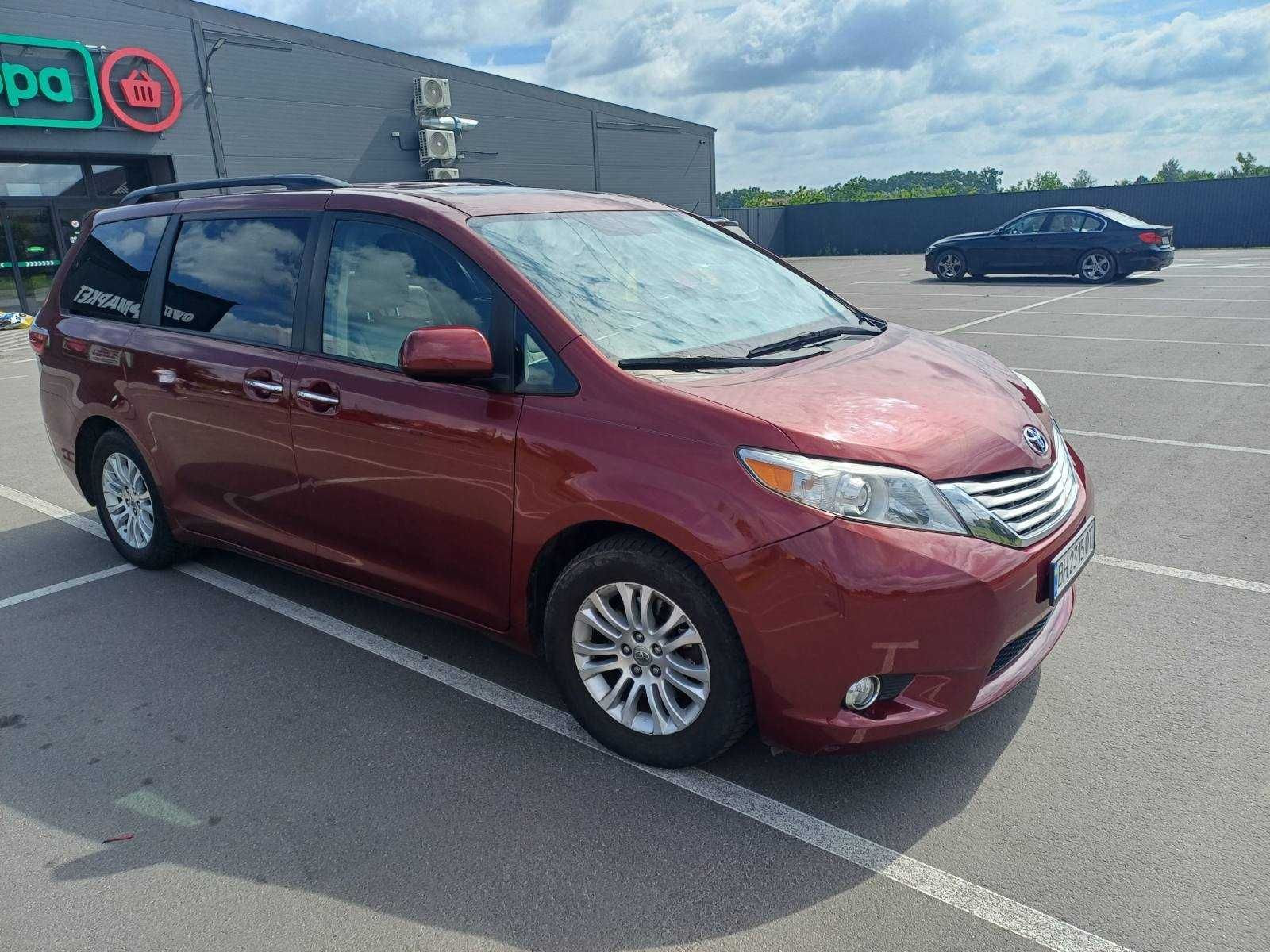 Продам Toyota Sienna