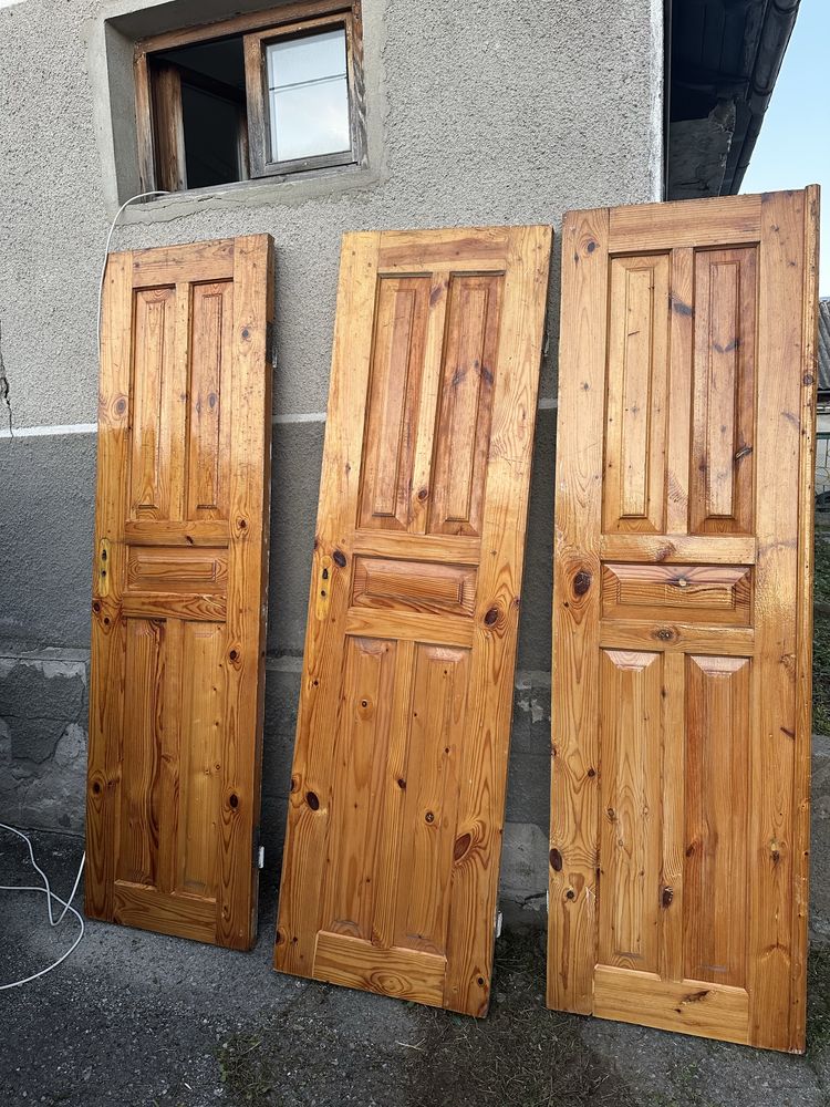 Двері дерев'яні