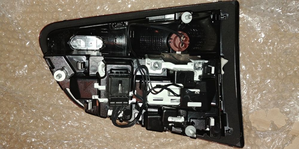 Lampa tylna prawa na klapę Vw Sharan