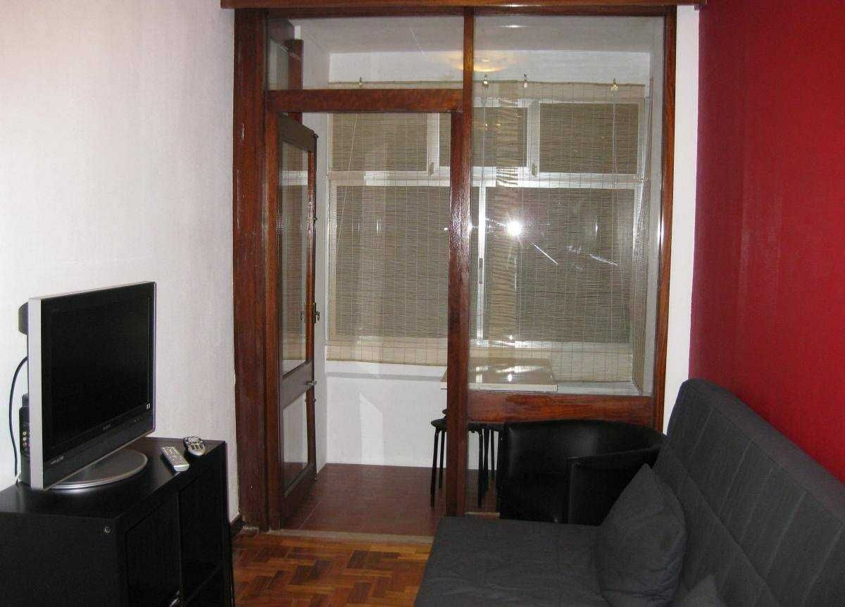 Quarto duplo / 2 pessoas a 2 minutos do ISEP e Pólo U. - Só estudantes