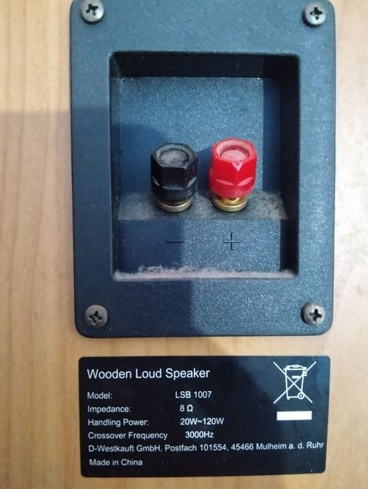 Duas coluna e subwoofer