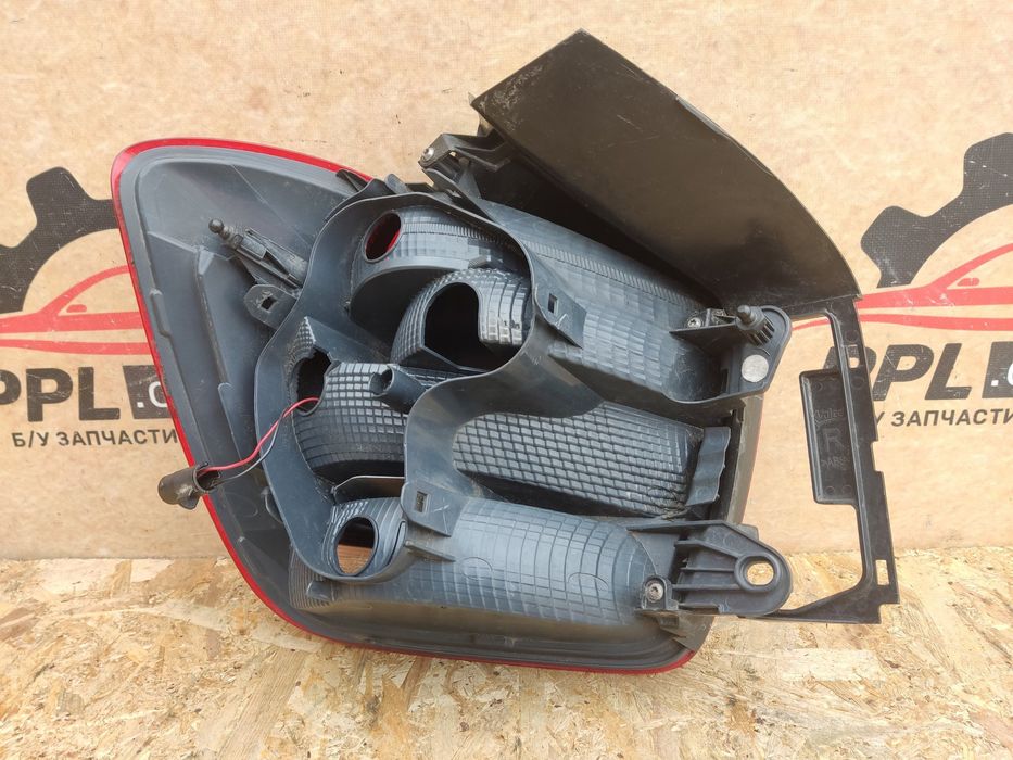 BMW 1 F20 F21 2011-2015 фонарь задний правый 63217241542