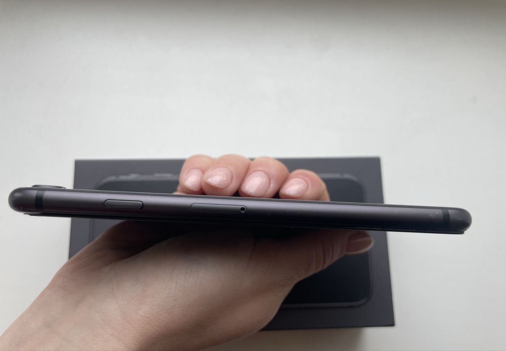 iPhone 8 64gb с коробкой Neverlock