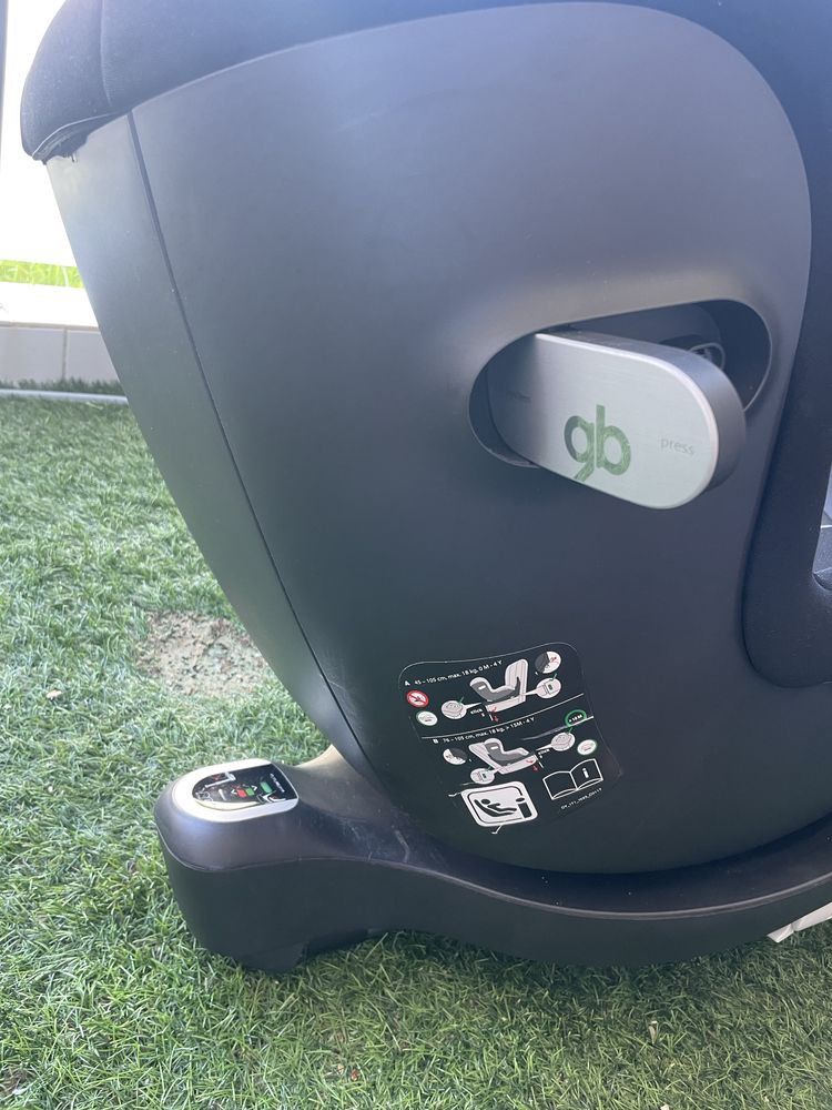 Cadeira de bebé marca GB Vaya I-Size com isofix, cor preta (Black)