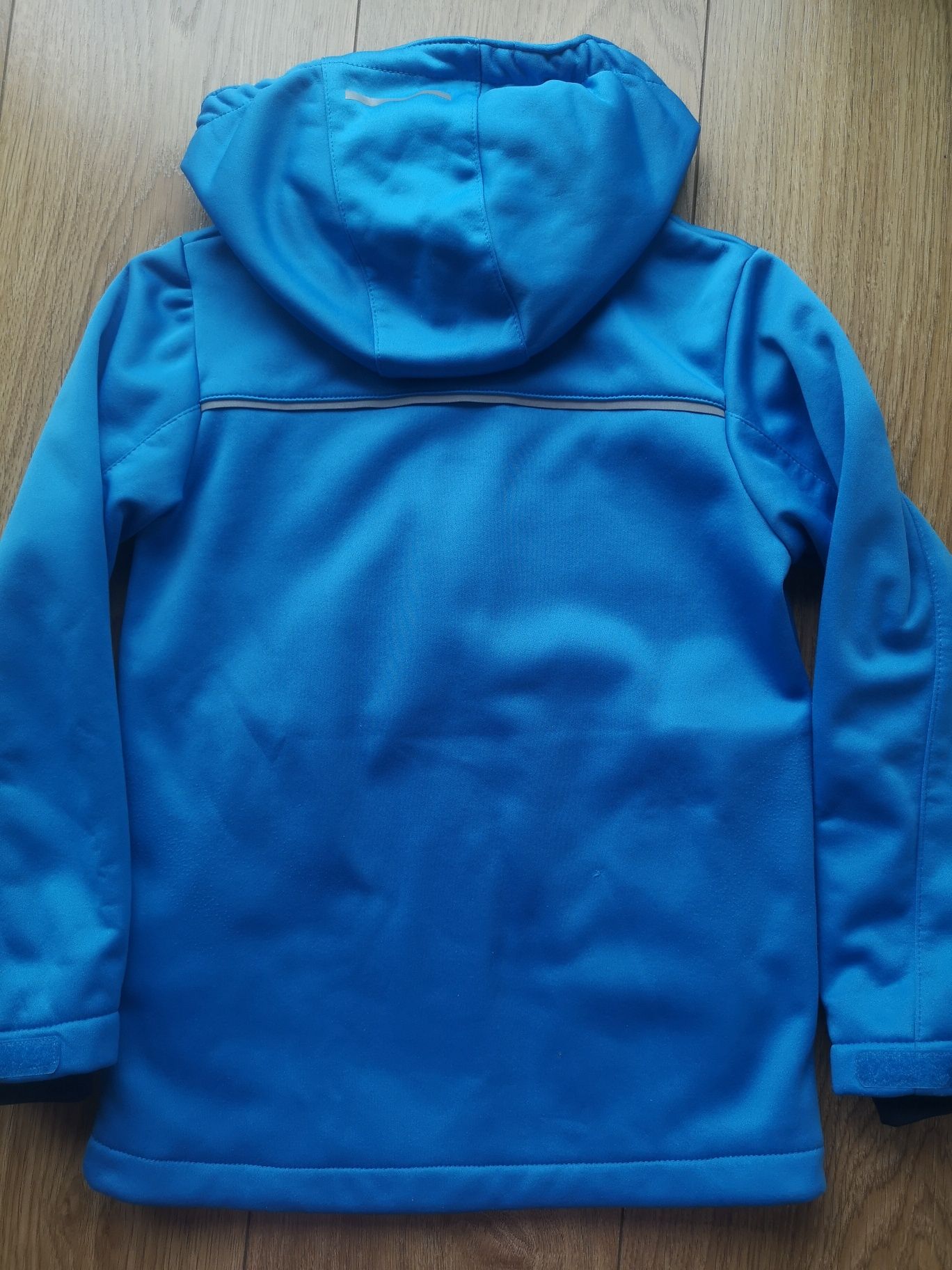 Kurtka chłopięca softshell rozmiar 122/128