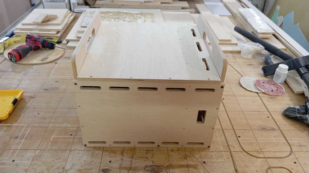 Бокс, кейс, корпус для LiFePO аккумуляторов 8S на ячейках 230-314Ач