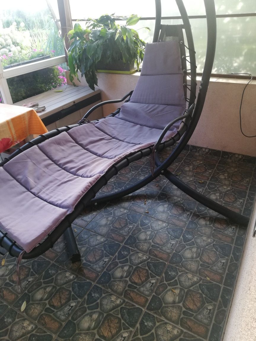 Leżak wiszący fotel  taras