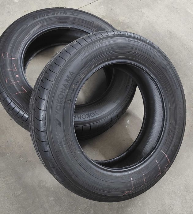 2 opony letnie Yokohama BluEarth-XT AE61 215/65R17 99V