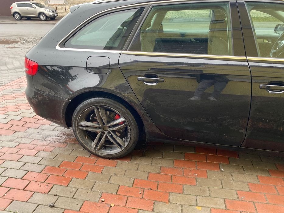 Ауді а4 б8 2011р