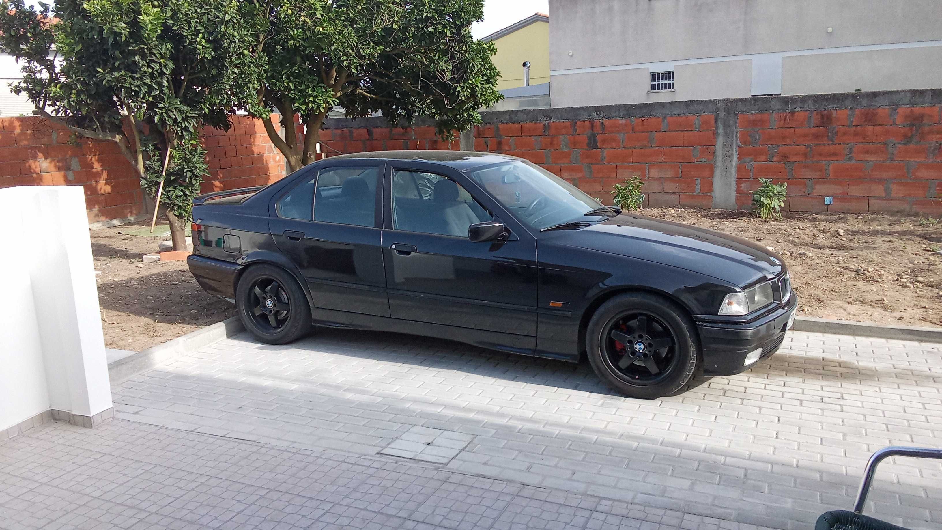 BMW E36 318 TDS.