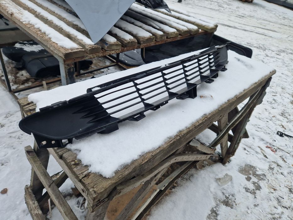 Tesla Model Y Решётка радиатора бампера переднего