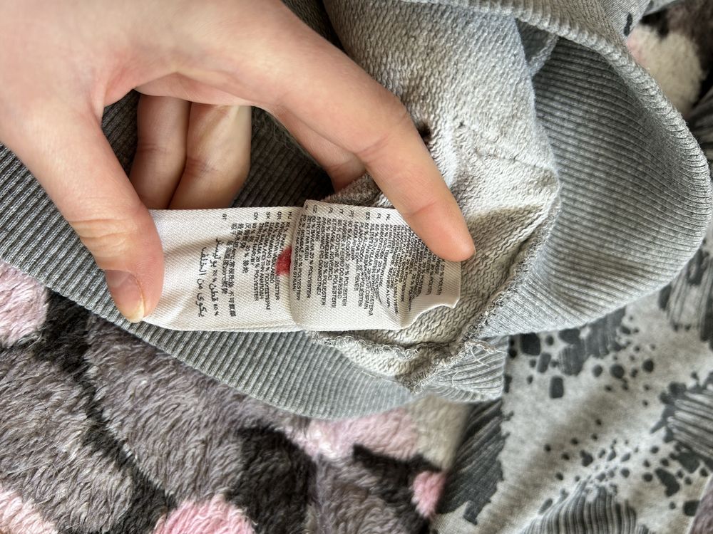 Szara bluza z kapturem