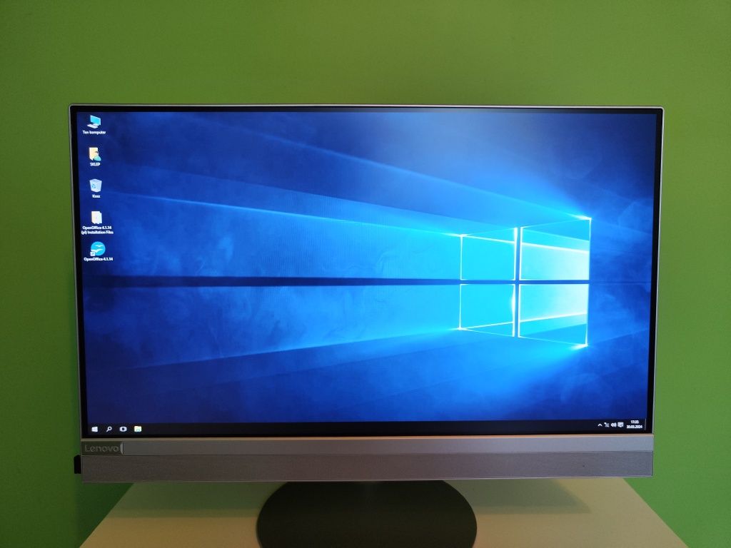 Komputer AIO Lenovo 21.5" Windows 10 SSD Komplet