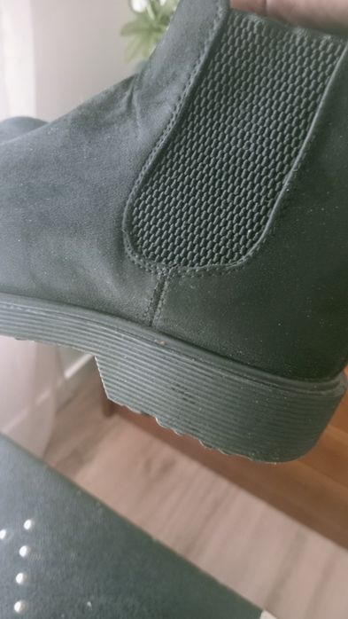 Botas de senhora em camurça preta
