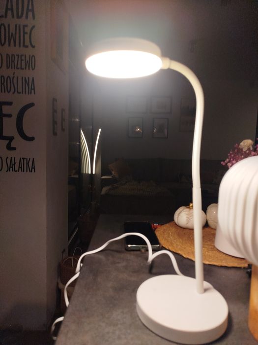 Lampka biurkowa LED