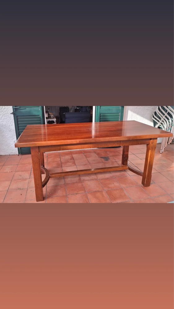 Mesa de Madeira Maciça