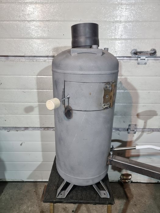 Duży kolekcjonerski garażowy Piec każdy olej  120-150m² koza film