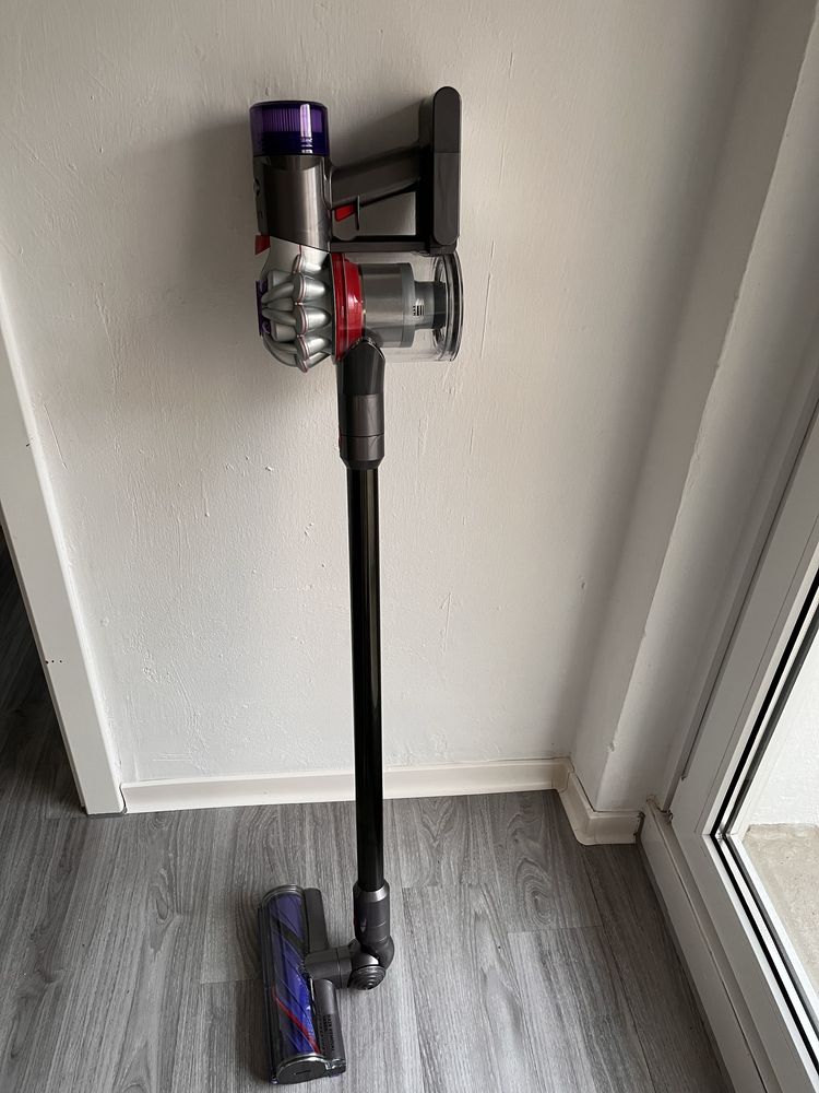 Пылесос Dyson V8