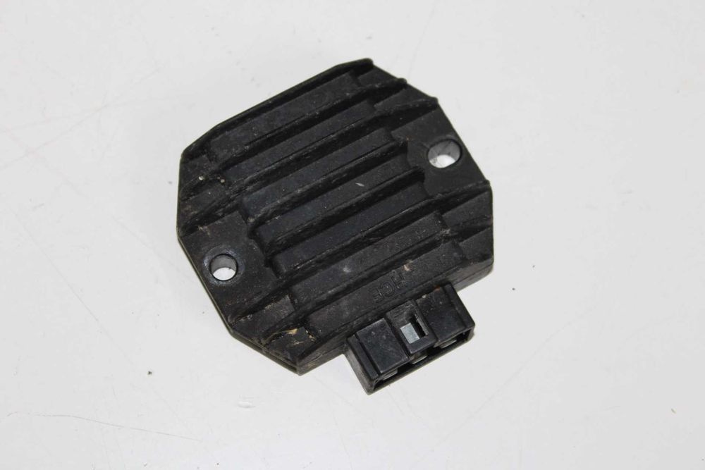 YAMAHA GIGGLE 50 regulator napięcia